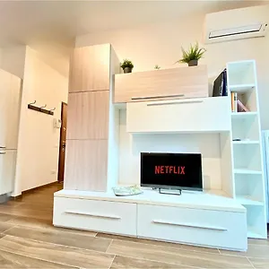  Appartamento 5 Minuti Dall'istituto Ortopedico Galeazzi - Silenzioso Con Cucina, Wifi E Netflix Italia